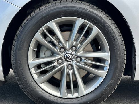 Used 2015 Toyota Camry SE w/ Moonroof Package FWD image 24