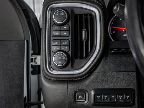 Used 2022 Chevrolet Silverado 3500 High Country image 28