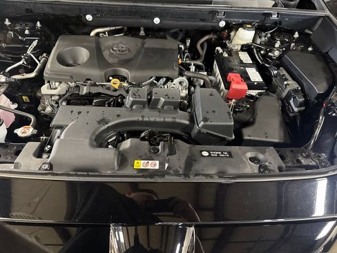 Certified 2025 Toyota RAV4 XLE AWD/4WD image 9
