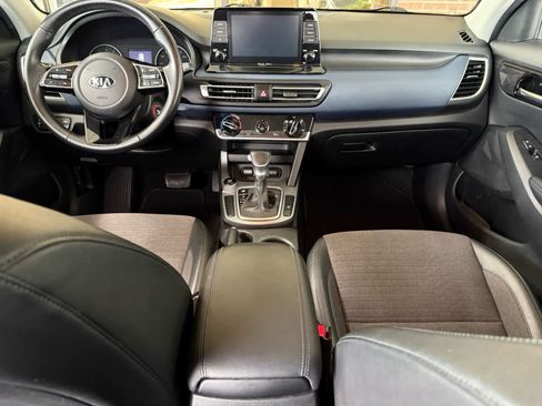 Used 2021 Kia Seltos S image 16