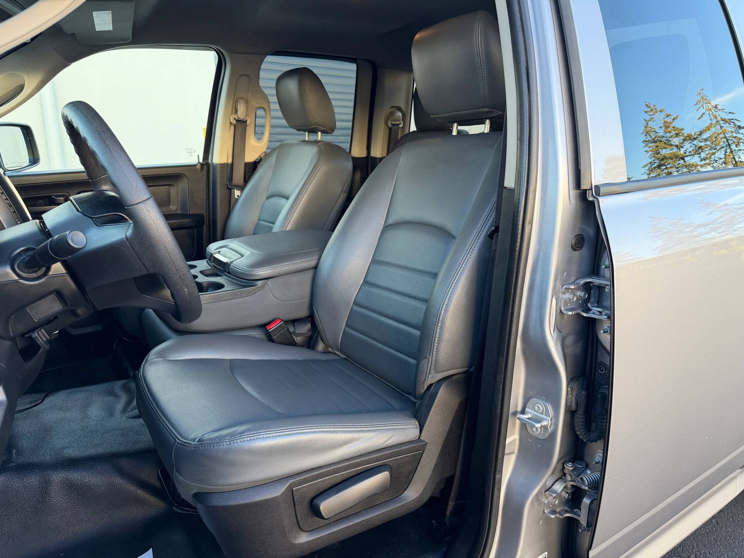 Used 2019 RAM 1500 ST AWD/4WD image 7