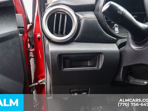 Used 2020 Nissan Versa SR w/ Convenience Package image 36