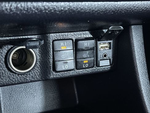 Used 2017 Toyota Corolla XLE w/ Carpet Mat Package (TMS) image 20