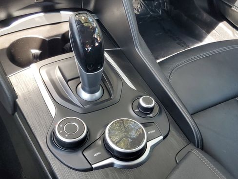 Used 2018 Alfa Romeo Giulia RWD image 27
