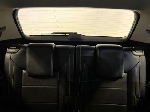 Certified 2022 Volkswagen Atlas SEL R-Line image 19