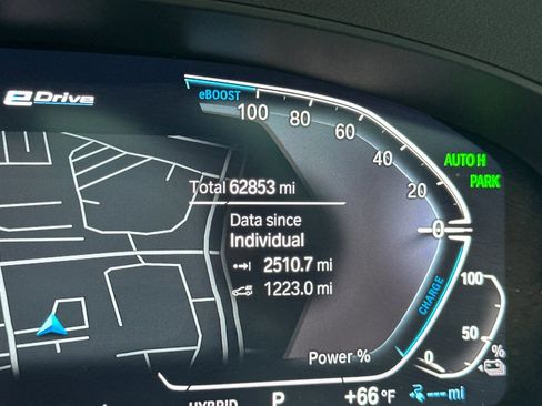 Used 2022 BMW 530e w/ Premium Package image 19