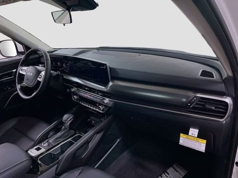 New 2025 Kia Telluride S image 32