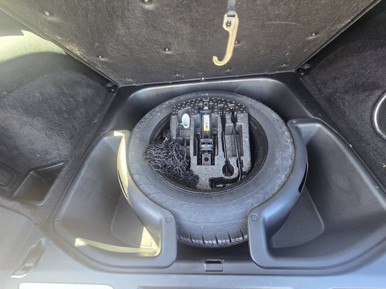 Used 2014 Jeep Grand Cherokee Overland w/ Advanced Technology Group AWD/4WD image 38