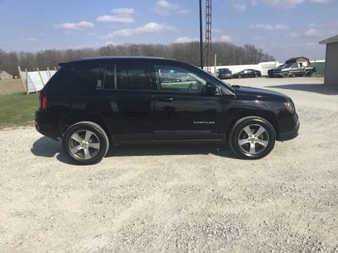 Used 2017 Jeep Compass High Altitude image 2