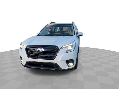 Used 2024 Subaru Forester Premium image 3