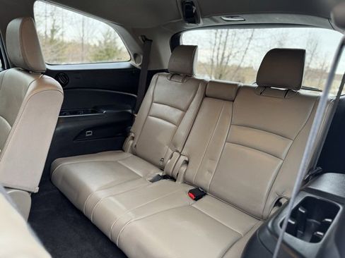 Used 2017 Honda Pilot Touring image 14