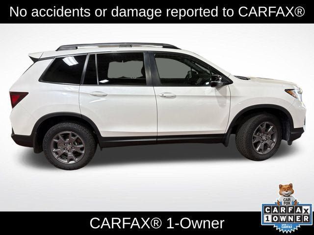 Used 2024 Honda Passport TrailSport image 3