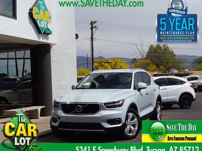 Used 2022 Volvo XC40 T4 Momentum