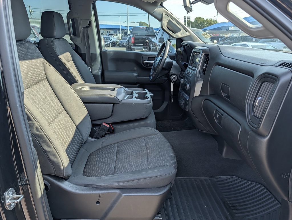 Used 2020 Chevrolet Silverado 1500 Custom w/ Custom Value Package RWD image 27