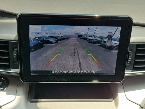 Used 2024 Ford Explorer XLT w/ Equipment Group 202A RWD image 27