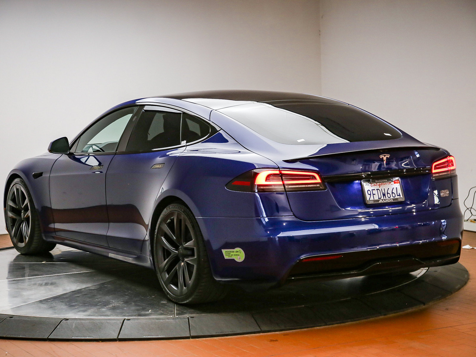 Used 2023 Tesla Model S Plaid AWD/4WD image 5