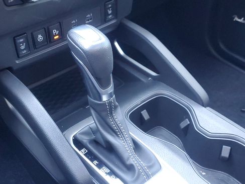 Used 2024 Nissan Frontier SL w/ Technology Package image 29