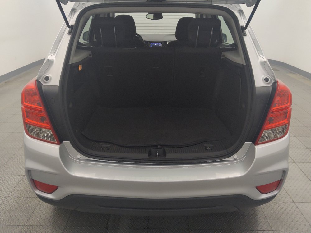Used 2020 Chevrolet Trax LS FWD image 29