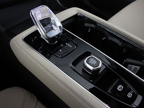 New 2026 Volvo XC90 B6 Plus w/ Protection Package Premier image 7