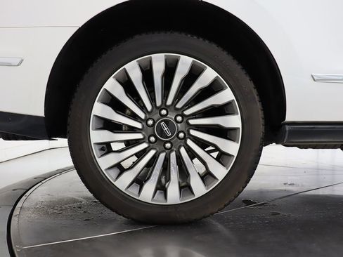 Used 2019 Lincoln Navigator Reserve AWD/4WD image 50