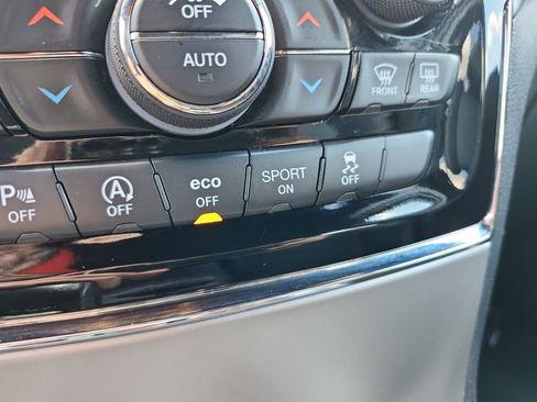 Used 2019 Jeep Grand Cherokee Altitude RWD image 23