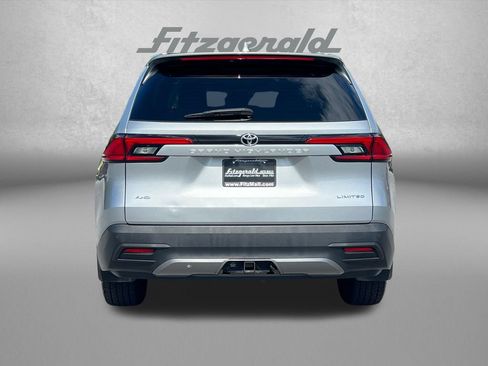 Used 2024 Toyota Grand Highlander AWD image 7