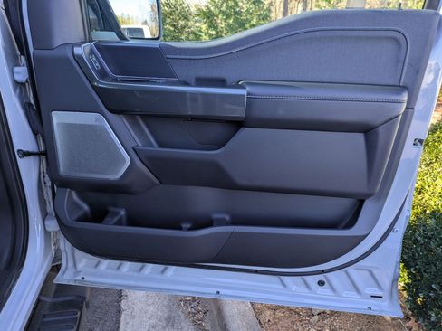 Certified 2023 Ford F150 Lariat w/ Equipment Group 502A High image 38