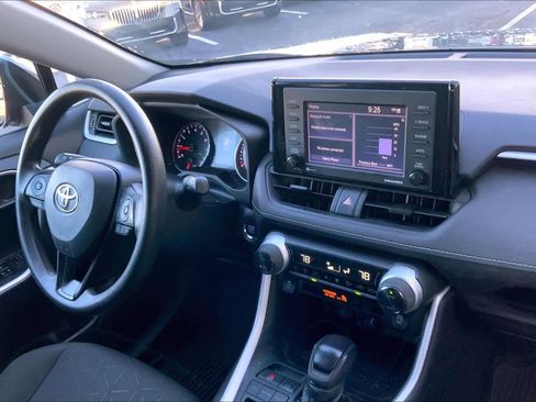 Used 2022 Toyota RAV4 XLE image 31