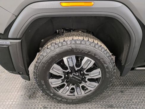 Used 2024 GMC Sierra 2500 Denali image 7