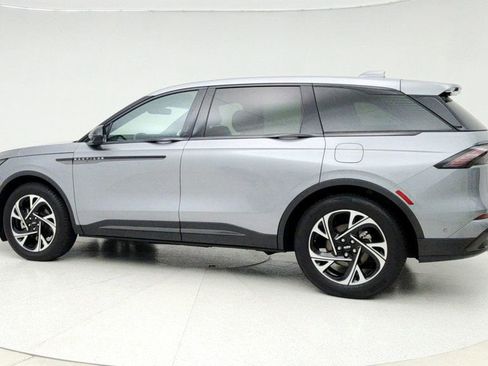 Used 2024 Lincoln Nautilus Premier w/ Equipment Group 102A image 7