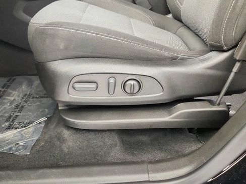 Used 2023 Chevrolet Traverse LT AWD/4WD image 15