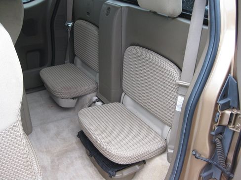 Used 2005 Nissan Frontier SE w/ (P01) Power Pkg RWD image 24