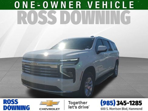 Used 2025 Chevrolet Suburban LT image 1