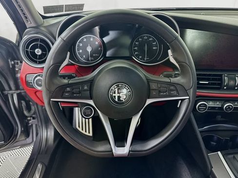 Used 2019 Alfa Romeo Giulia Ti Sport w/ Quick Order Package 22S Sport AWD/4WD image 14