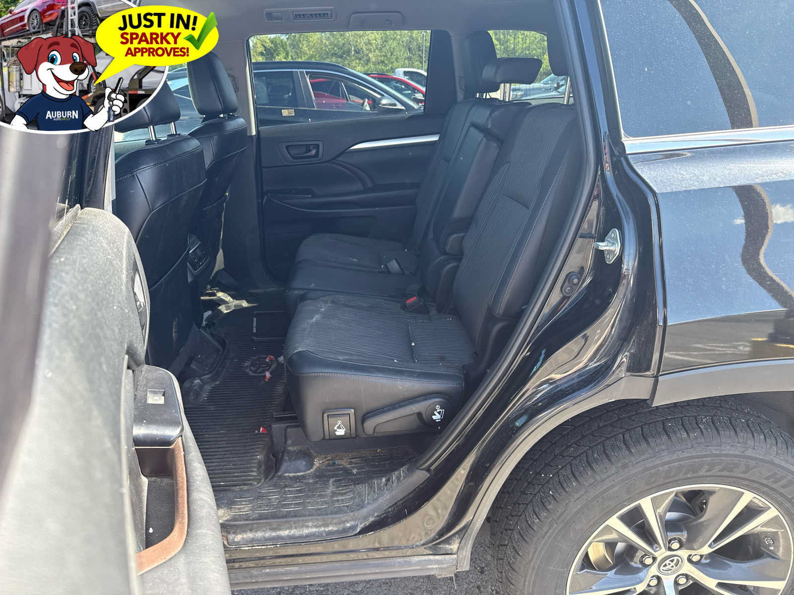 Used 2019 Toyota Highlander Plus AWD/4WD image 10