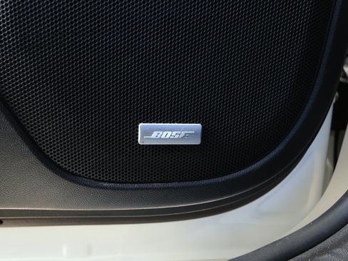 Used 2023 GMC Acadia SLT image 22