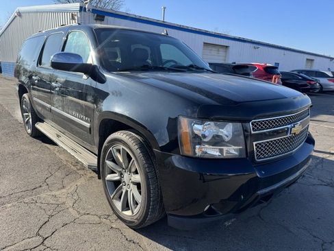 Used 2013 Chevrolet Suburban LTZ image 8
