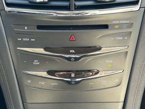 Used 2013 Lincoln MKT EcoBoost image 29