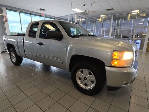 Used 2011 Chevrolet Silverado 1500 LT w/ All-Star Edition image 2