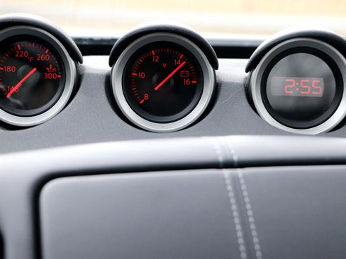 Used 2010 Nissan 370Z Touring image 10