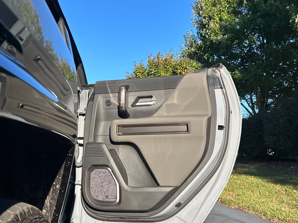 Used 2025 GMC Hummer EV 2X w/ LPO, Sport Package AWD/4WD image 64