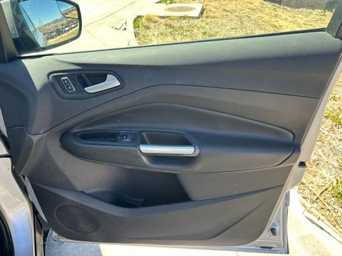 Used 2016 Ford Escape SE image 29