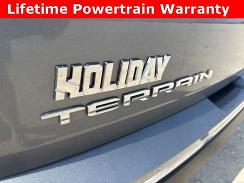 Used 2023 GMC Terrain SLT image 13