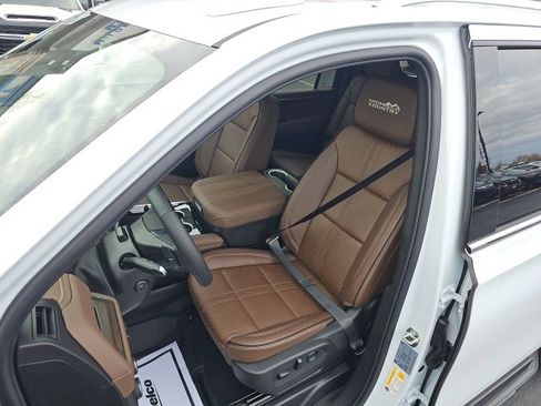 New 2026 Chevrolet Suburban High Country image 35