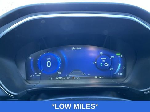 Used 2022 Ford Escape Titanium w/ Class II Trailer Tow Package image 13