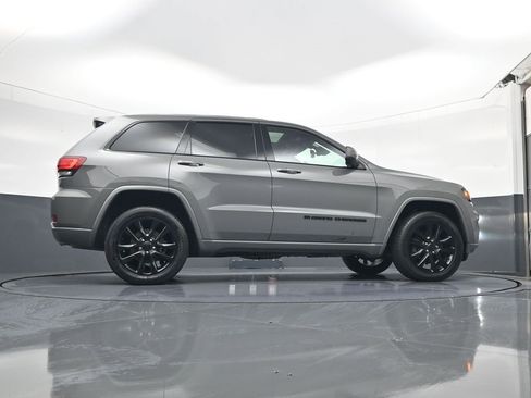 Used 2022 Jeep Grand Cherokee Laredo X image 24