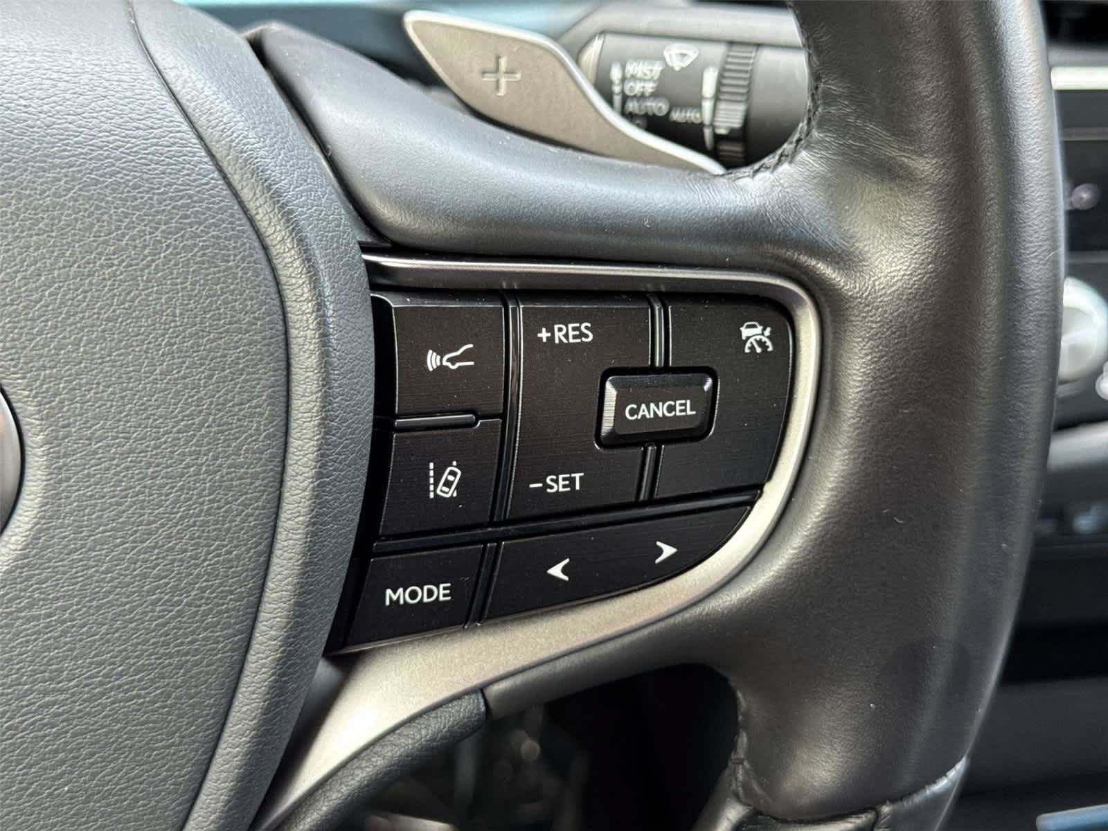Used 2025 Lexus ES 300h w/ Accessory Package (Z1) FWD image 35