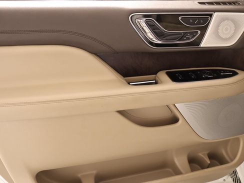 Used 2023 Lincoln Navigator L Reserve AWD/4WD image 18