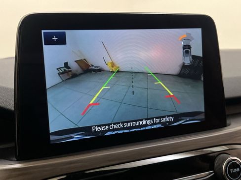 Used 2020 Ford Escape Titanium image 17