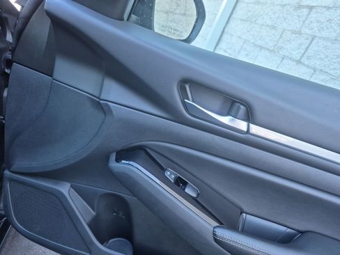 Used 2023 Nissan Altima 2.5 SV image 21